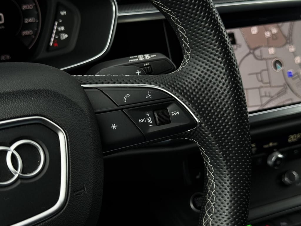 Audi Q3 — foto 35