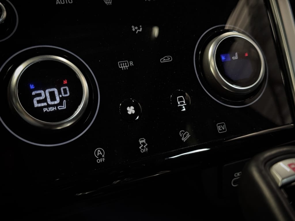 Land Rover Discovery Sport — foto 34