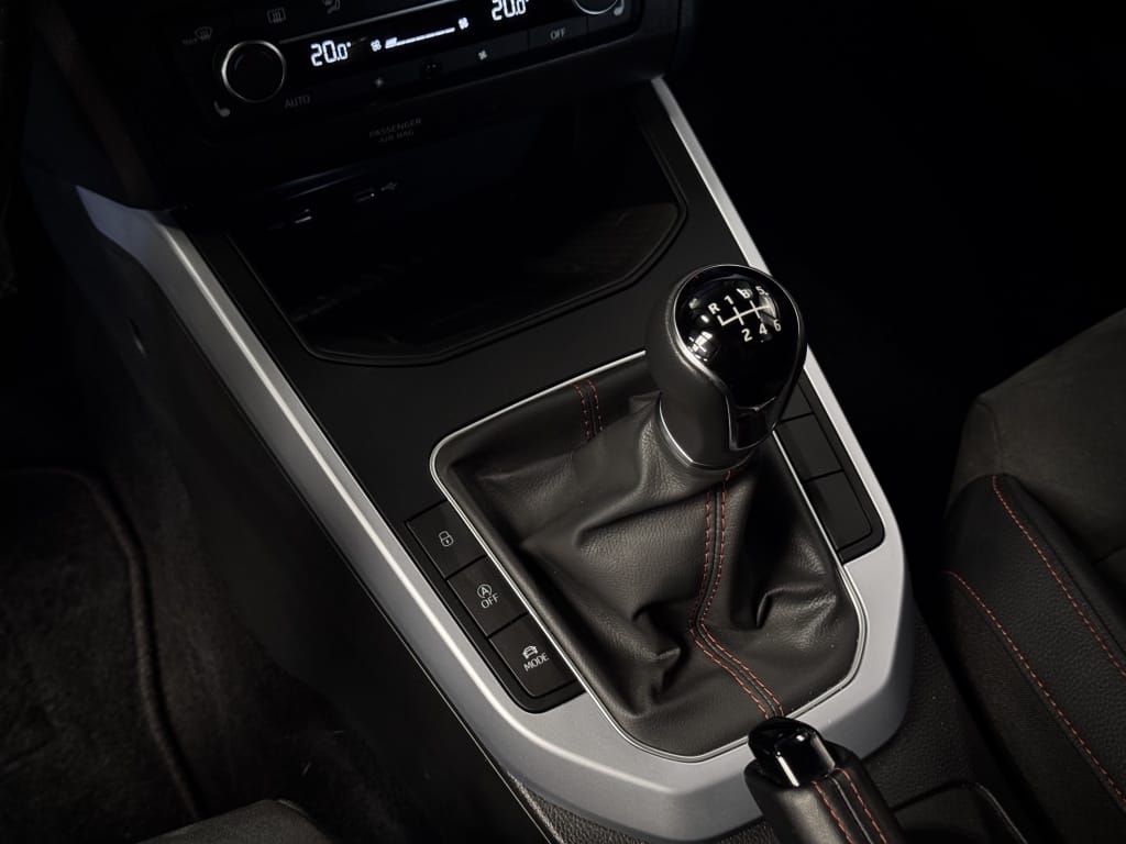 SEAT Arona — foto 35