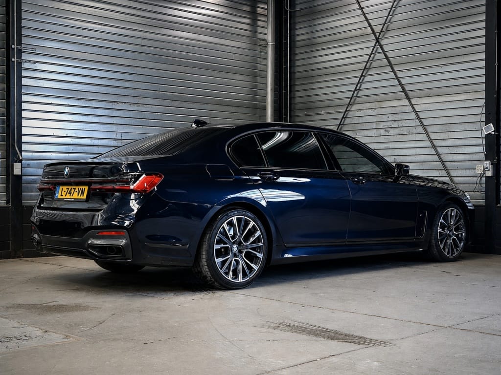 BMW 7 — foto 4