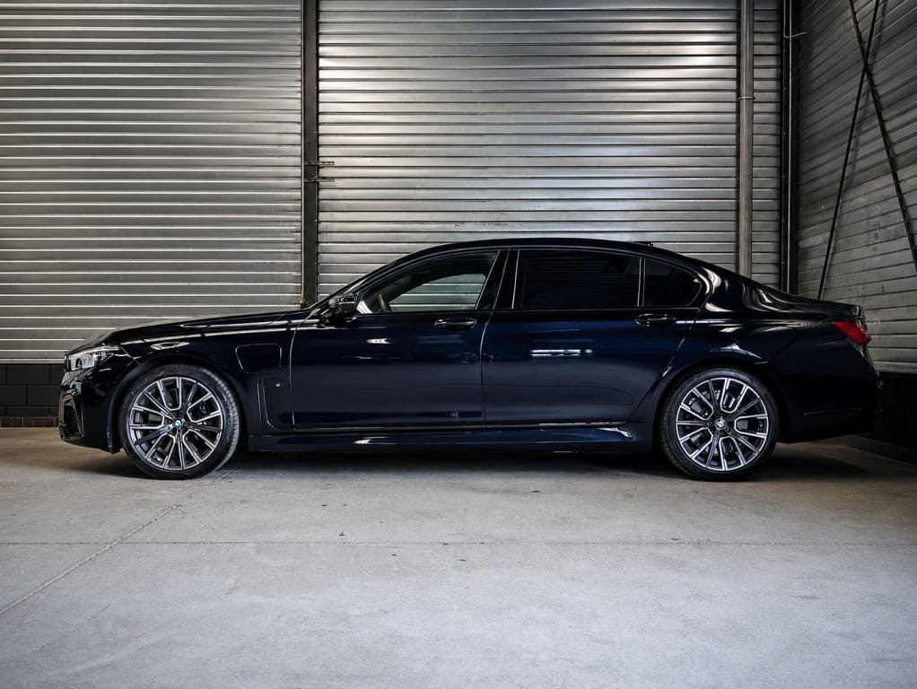 BMW 7 — foto 12