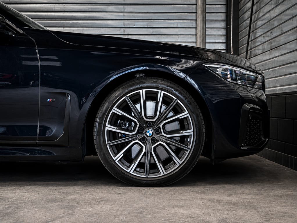 BMW 7 — foto 18