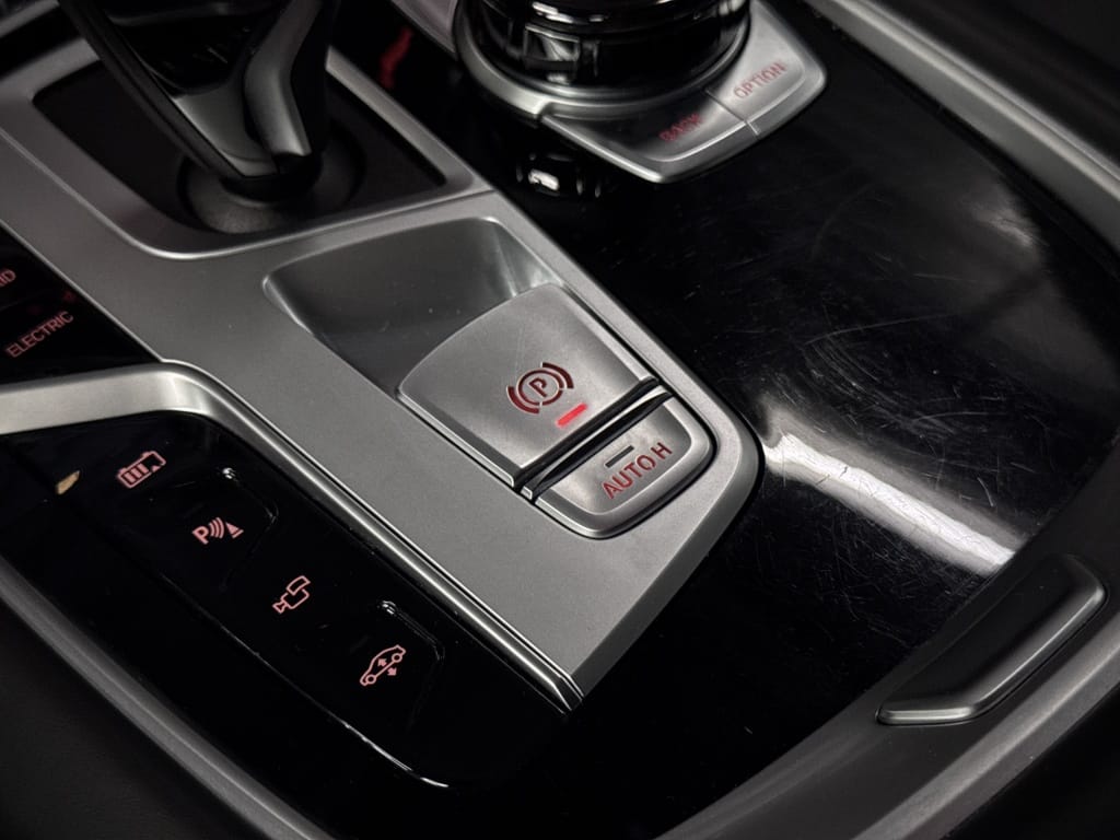BMW 7 — foto 33