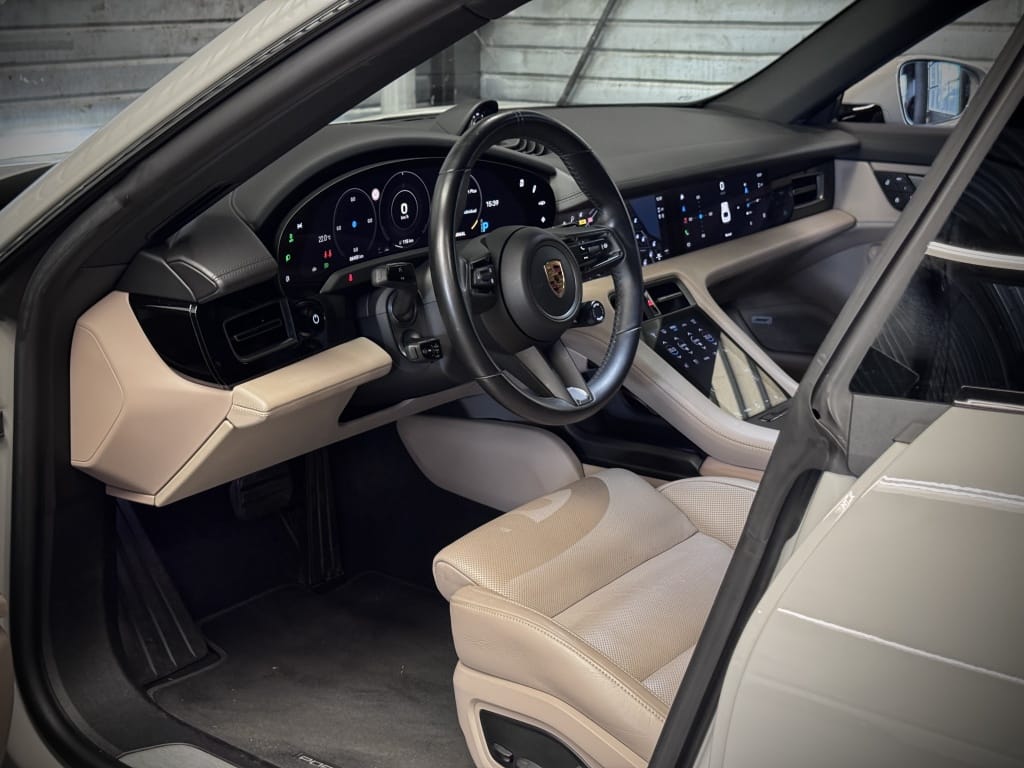 Porsche Taycan Cross Turismo — foto 6