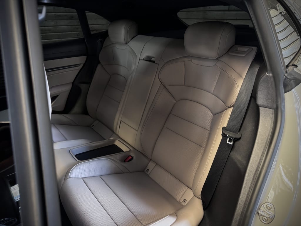 Porsche Taycan Cross Turismo — foto 8