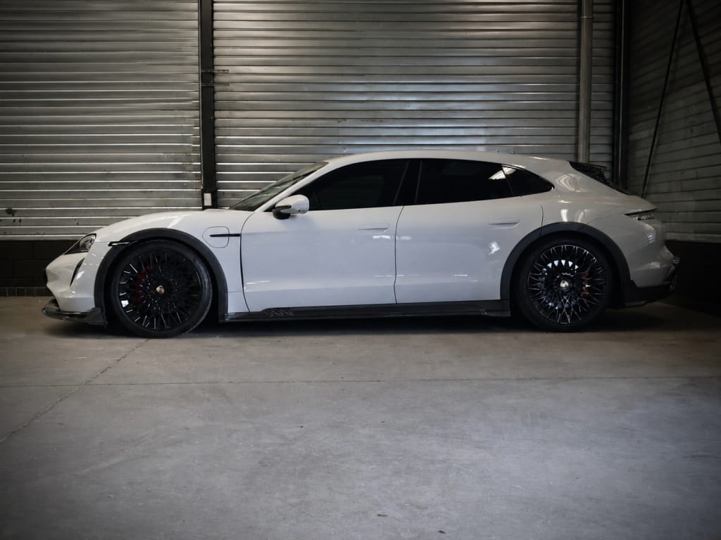 Porsche Taycan Cross Turismo — foto 11