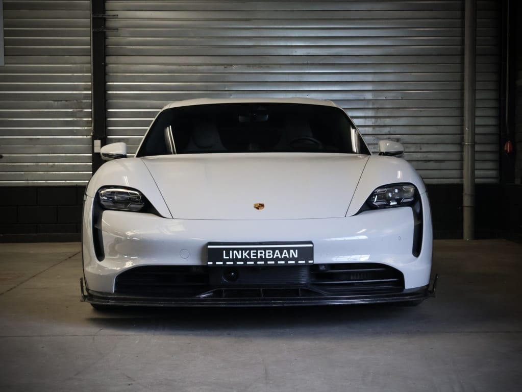 Porsche Taycan Cross Turismo — foto 14