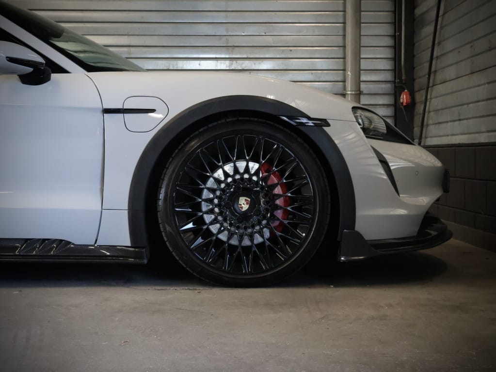 Porsche Taycan Cross Turismo — foto 17