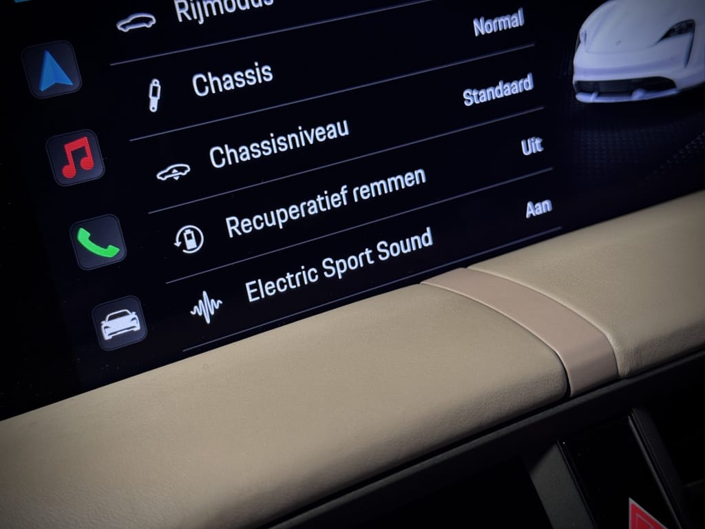 Porsche Taycan Cross Turismo — foto 25