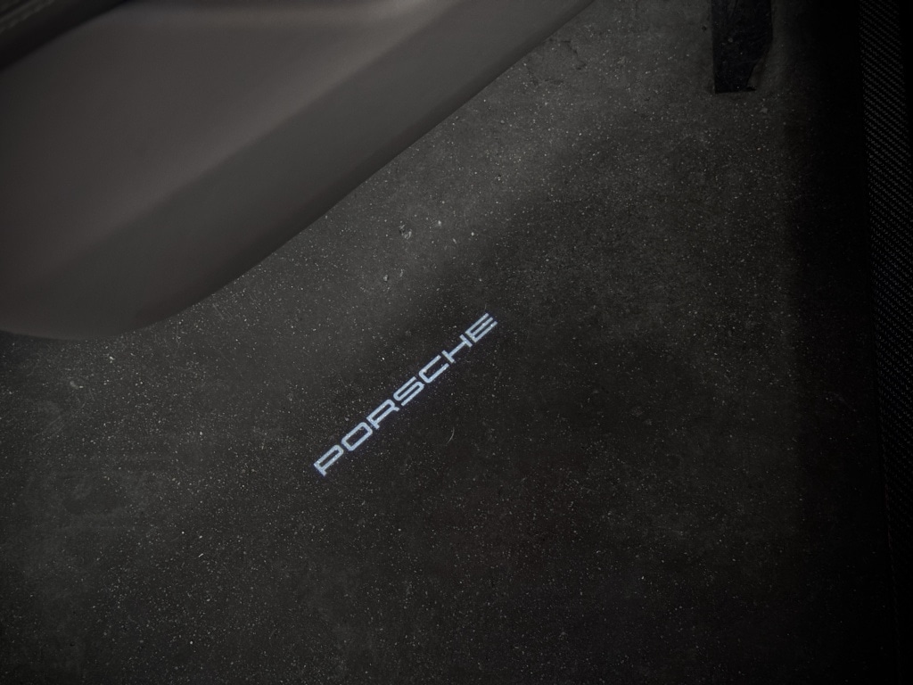 zoomed-item