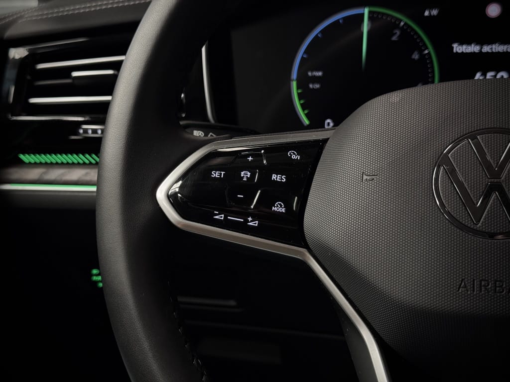 Volkswagen Touareg — foto 36