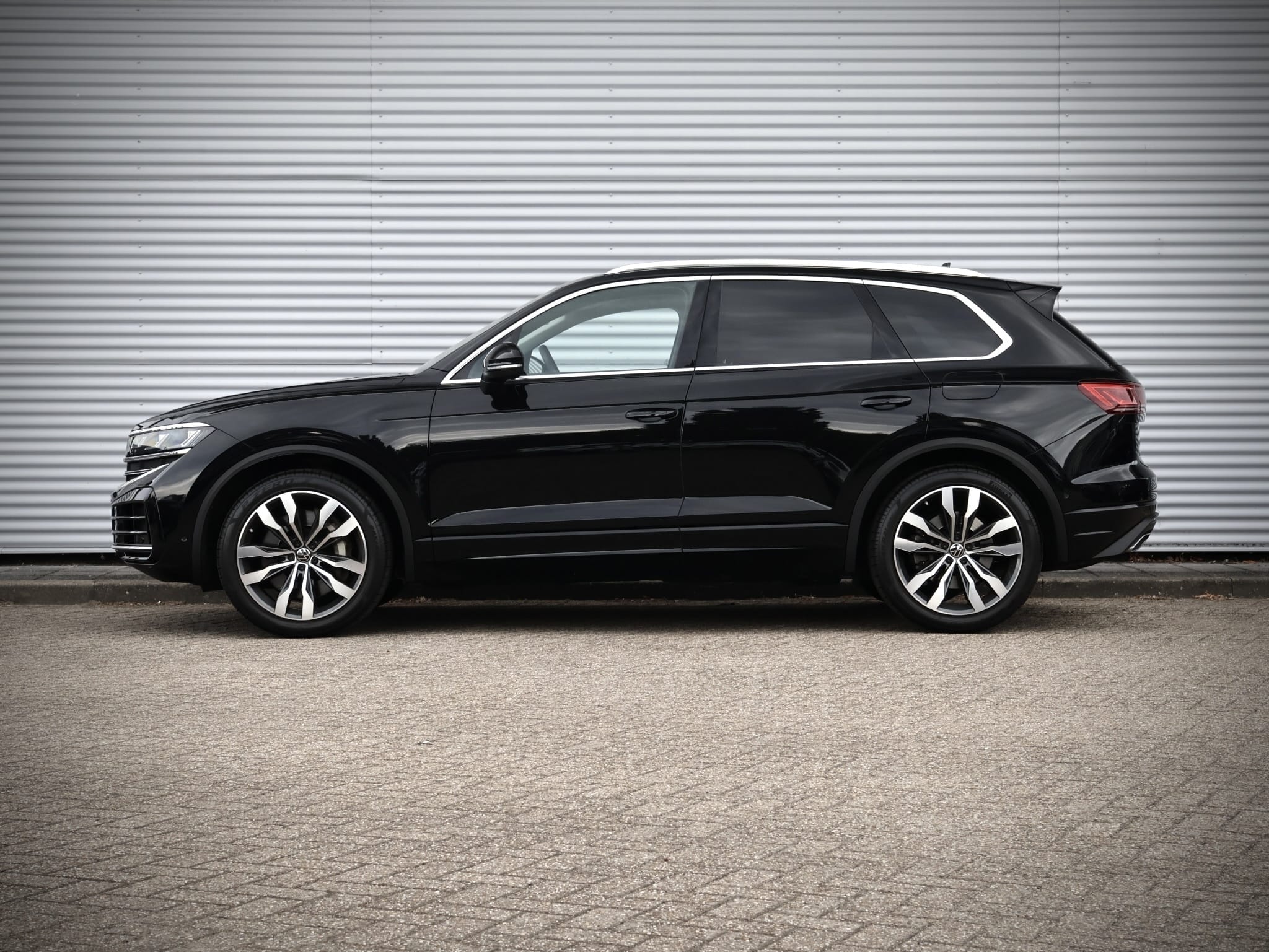 Volkswagen Touareg — foto 12