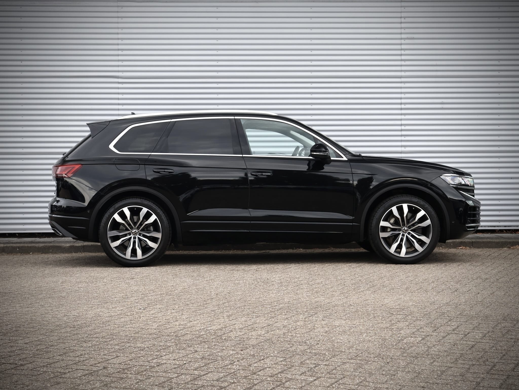 Volkswagen Touareg — foto 15