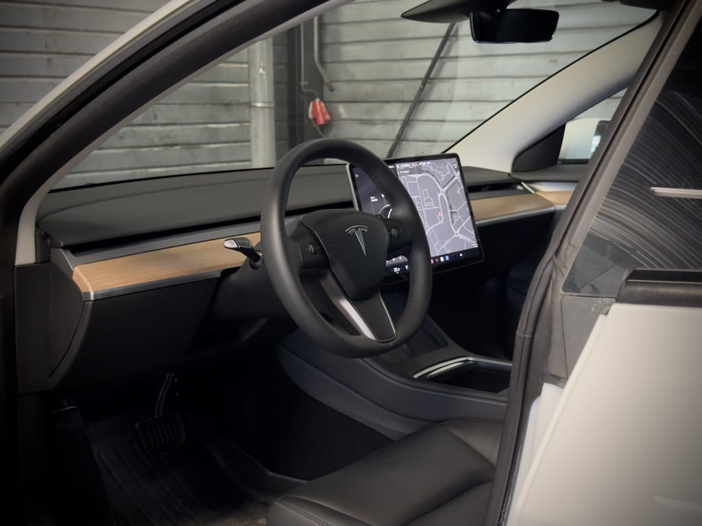 Tesla Model 3 — foto 4