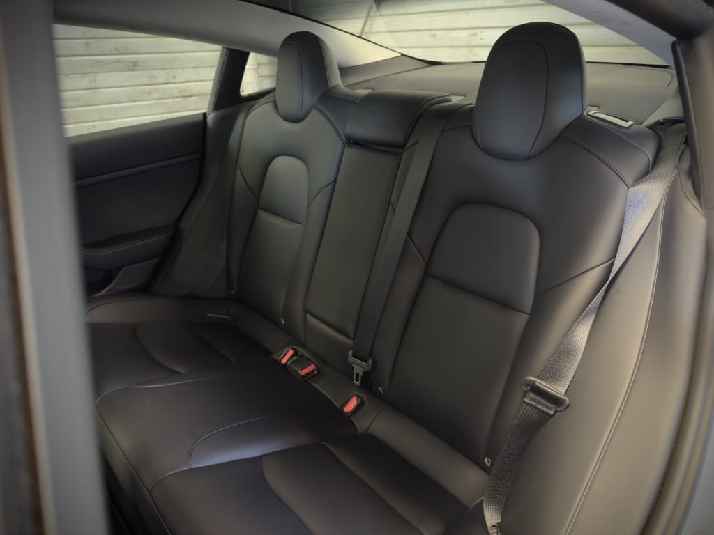 Tesla Model 3 — foto 7