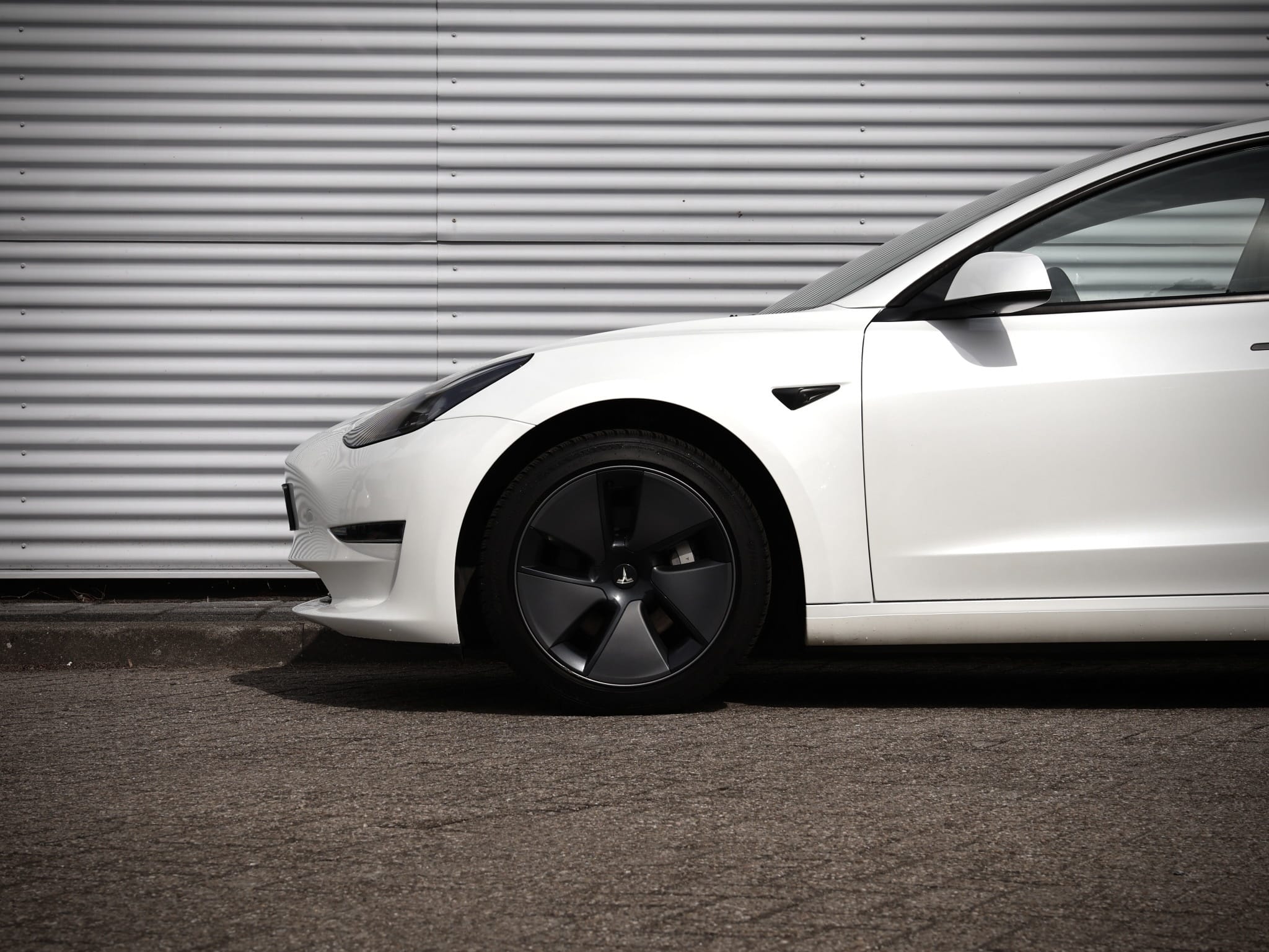 Tesla Model 3 — foto 9