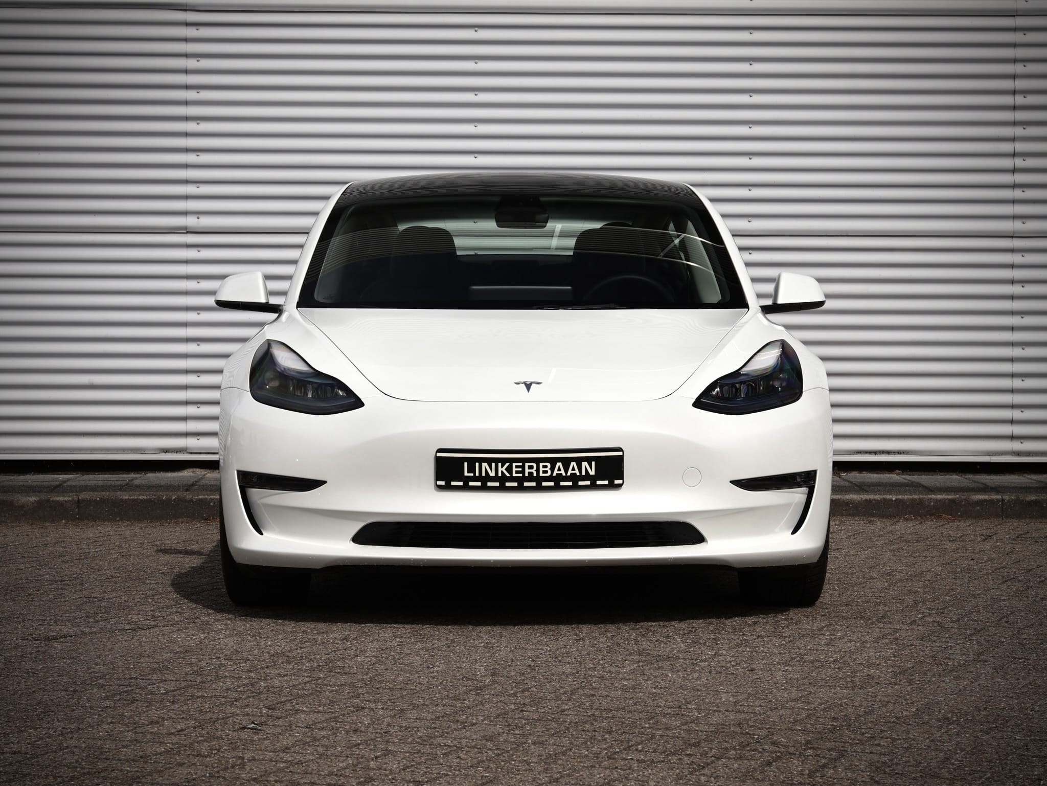 Tesla Model 3 — foto 11