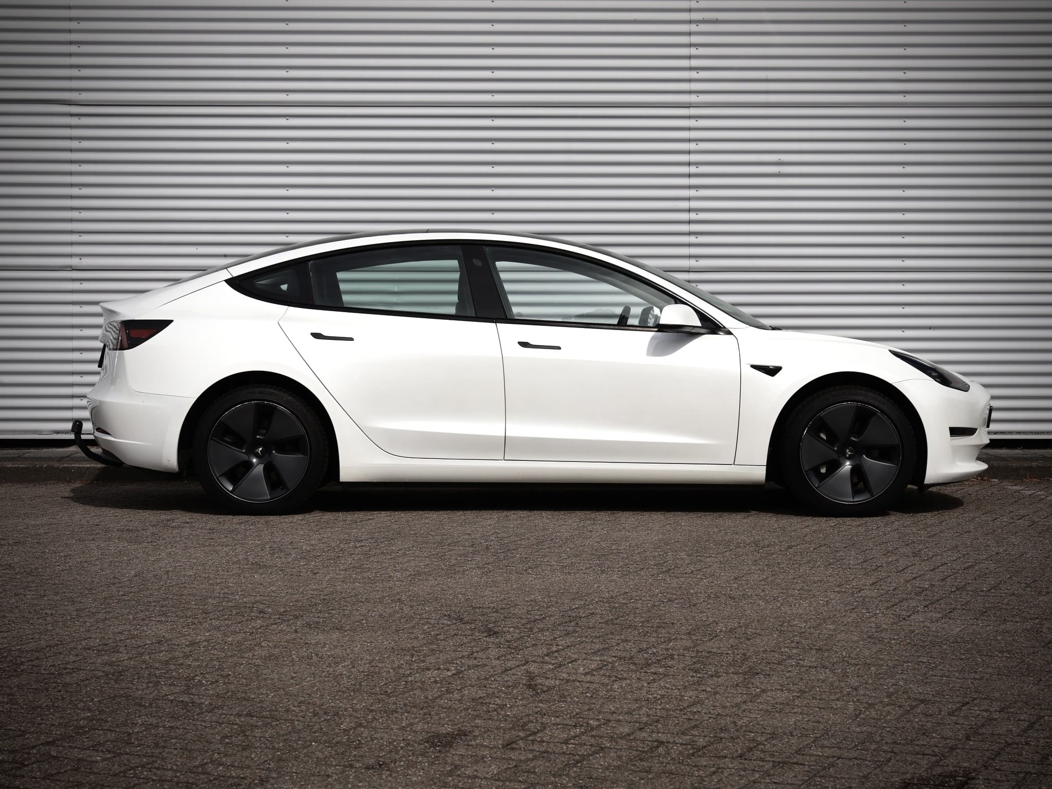 Tesla Model 3 — foto 13