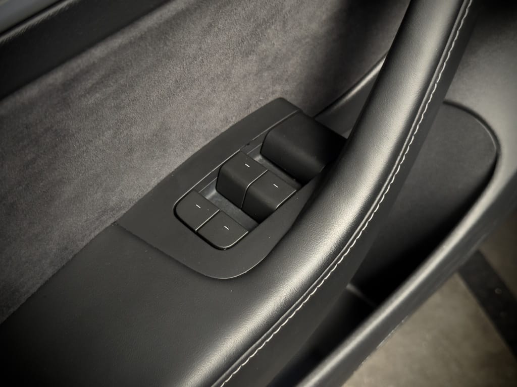 Tesla Model 3 — foto 31