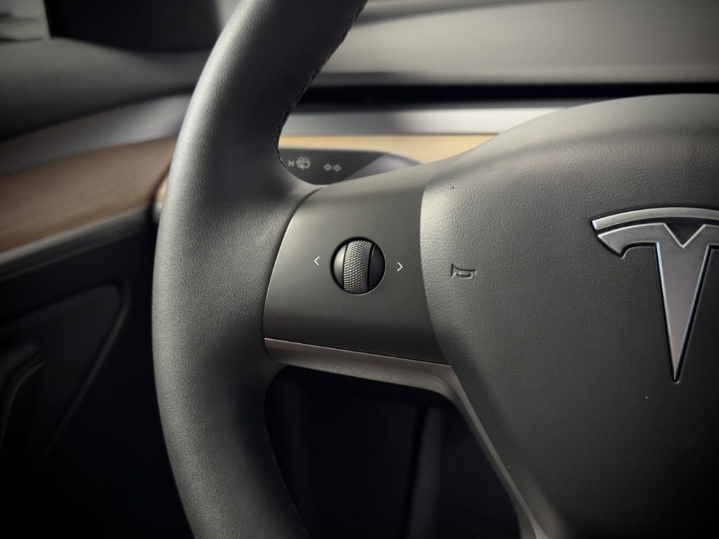 Tesla Model 3 — foto 34