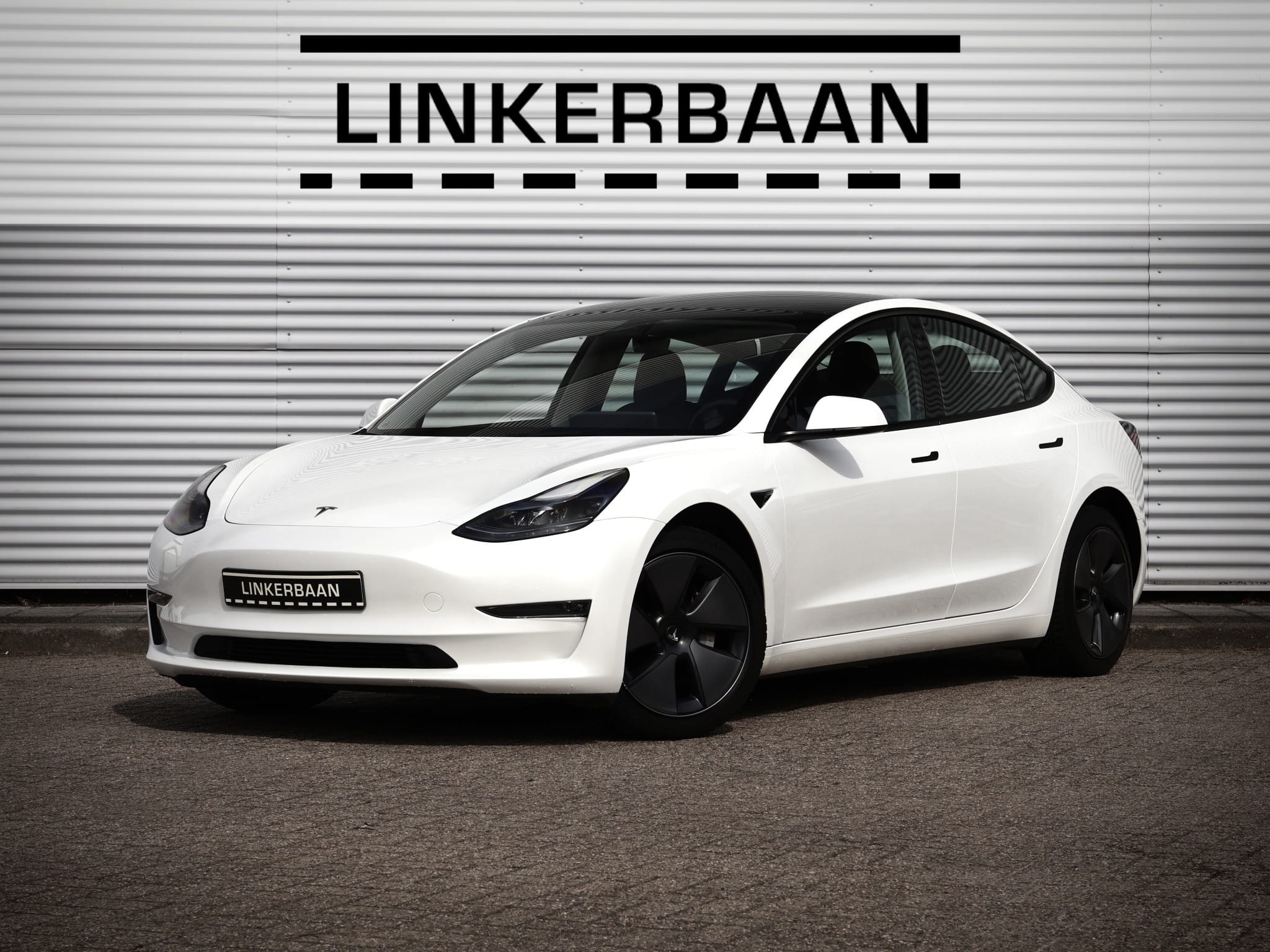 Tesla Model 3 — foto 1
