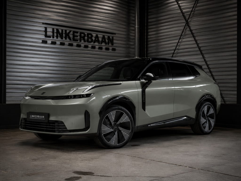 Lynk & Co 08 — foto 1