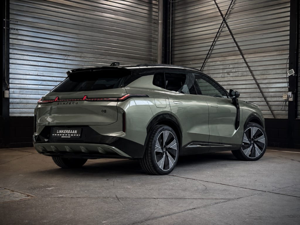 Lynk & Co 08 — foto 3