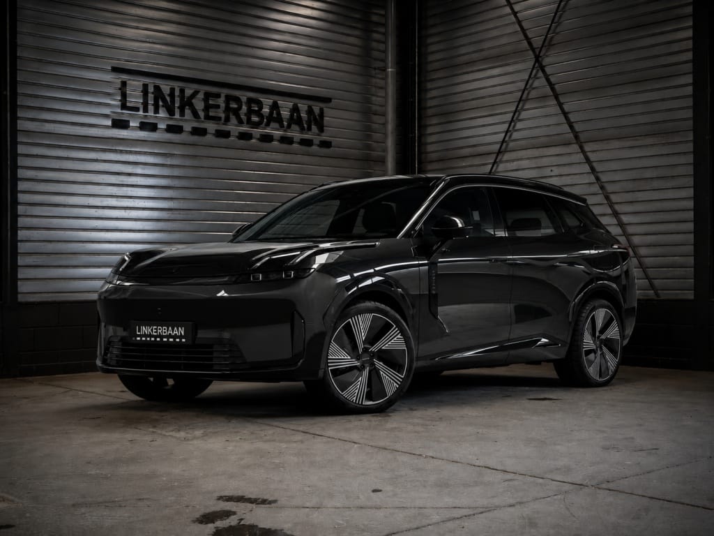 Lynk & Co 08 — foto 1