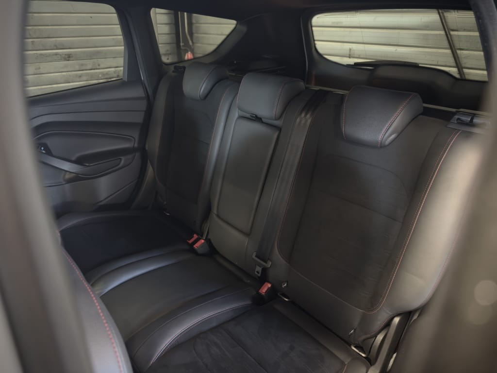 Ford Kuga — foto 6