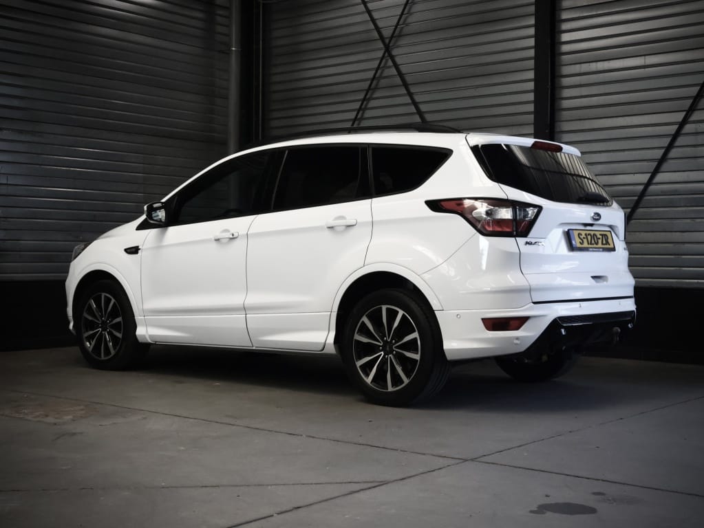 Ford Kuga — foto 9