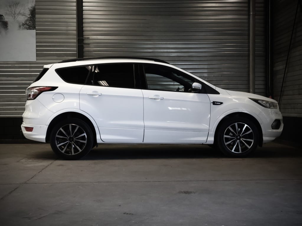 Ford Kuga — foto 13
