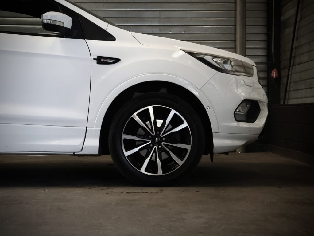 Ford Kuga — foto 14