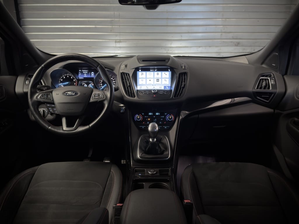 Ford Kuga — foto 15