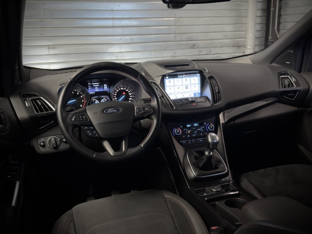 Ford Kuga — foto 16