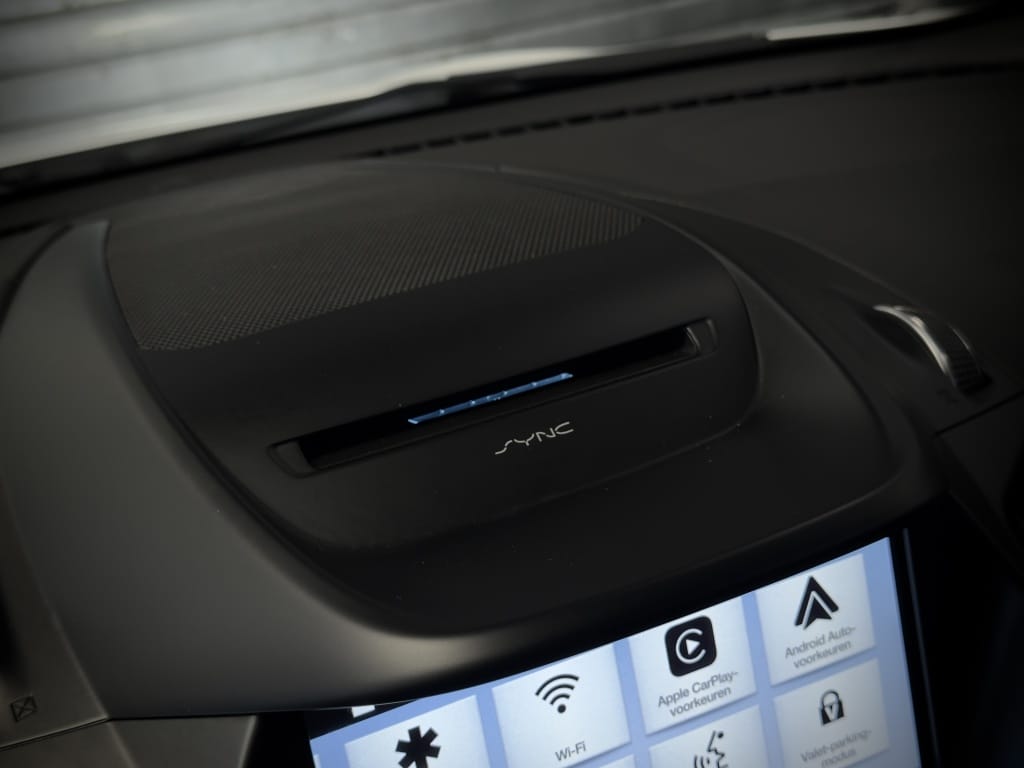 Ford Kuga — foto 24