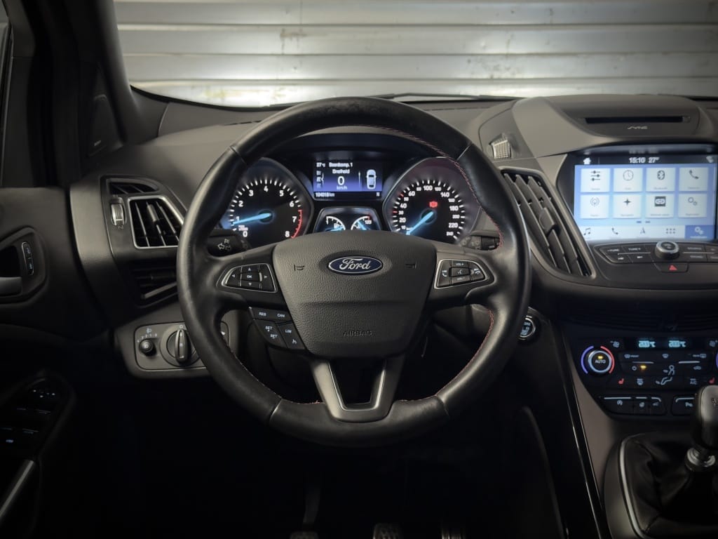 Ford Kuga — foto 26