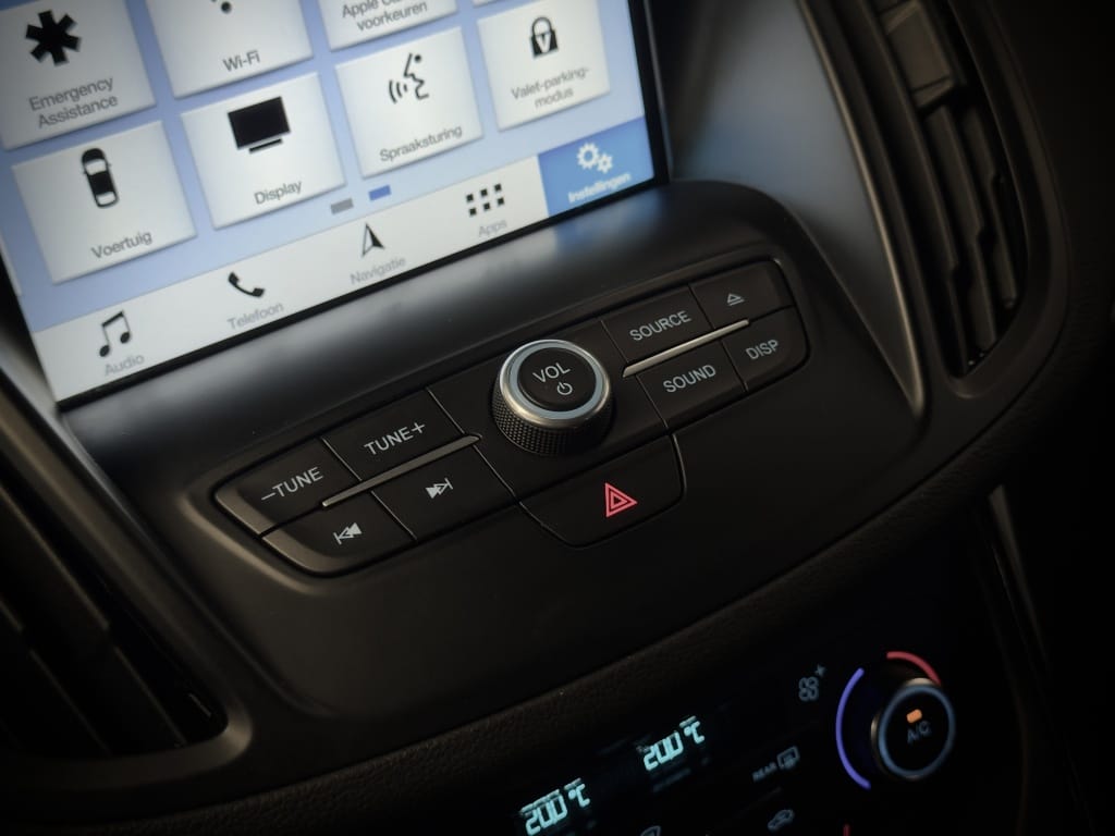 Ford Kuga — foto 34