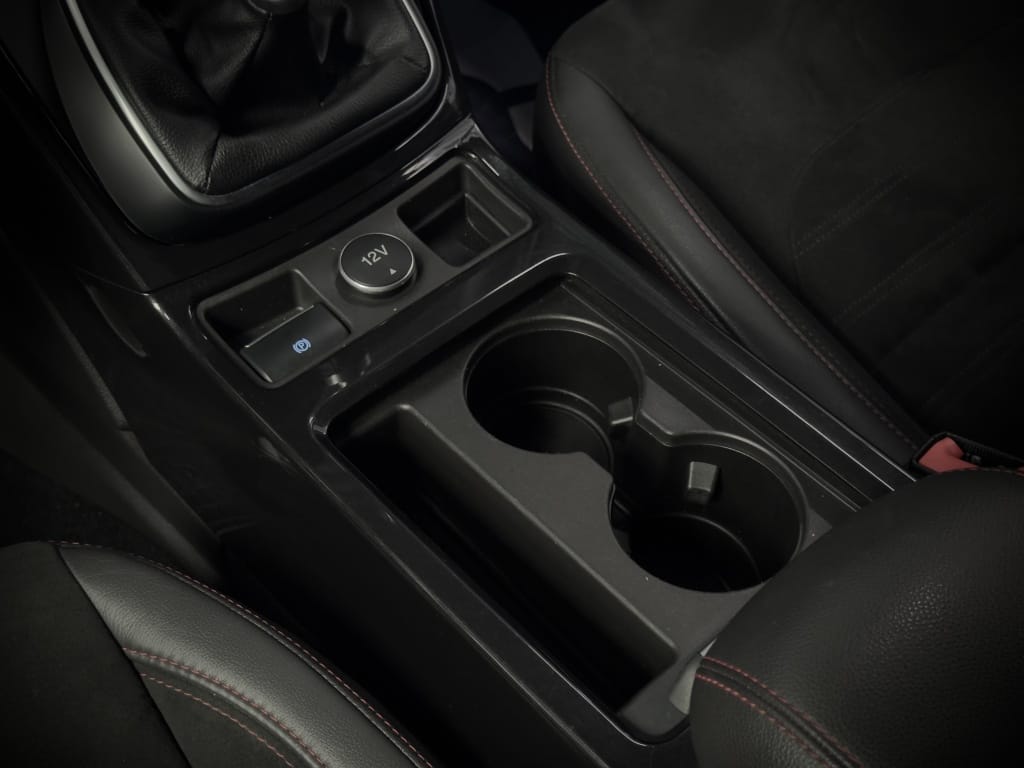 Ford Kuga — foto 35