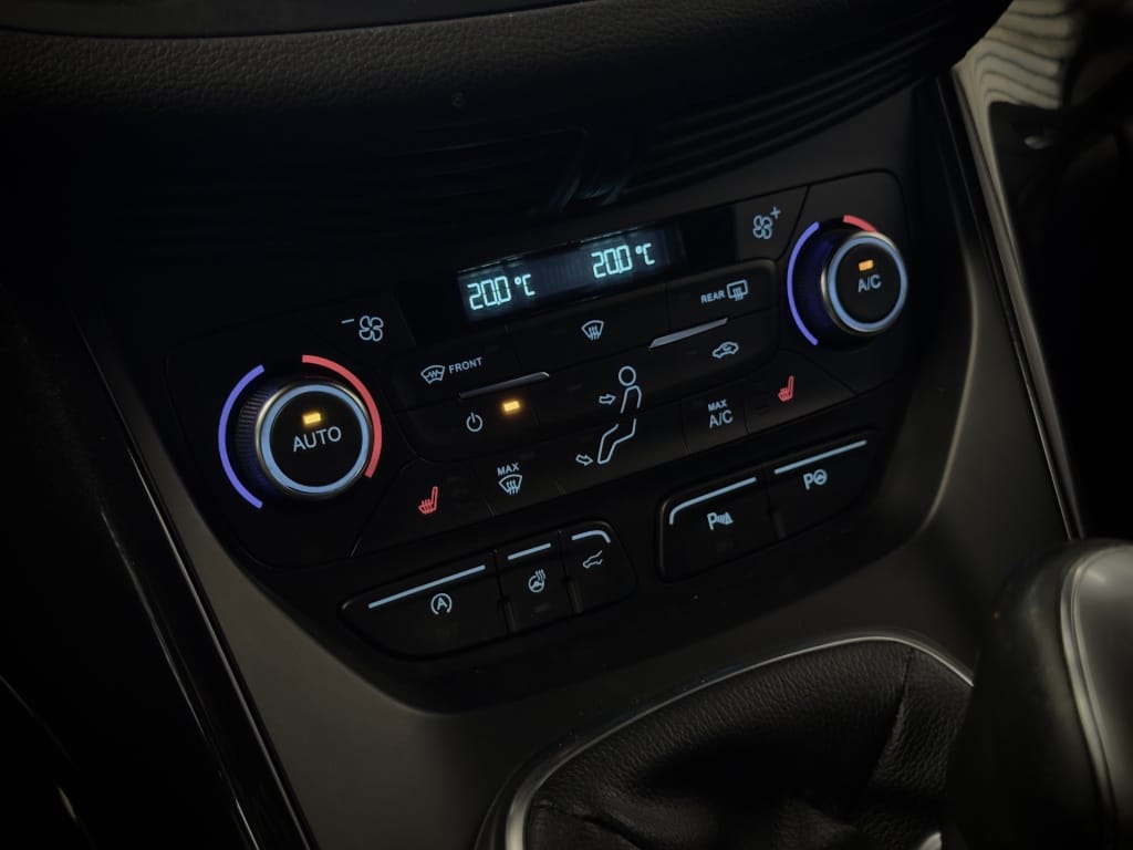 Ford Kuga — foto 36