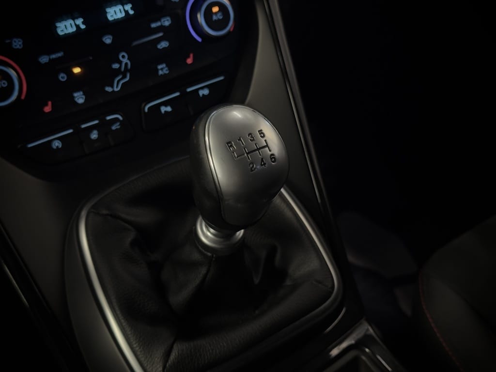 Ford Kuga — foto 42