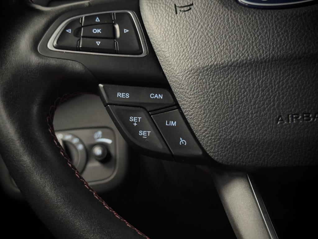 Ford Kuga — foto 43
