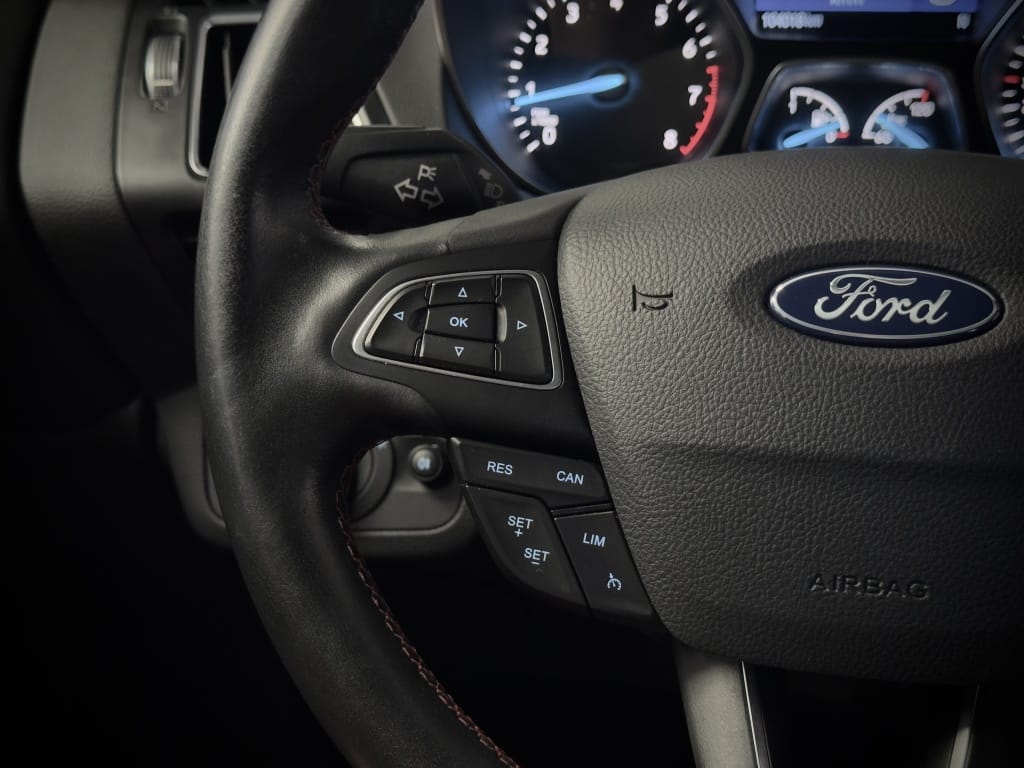 Ford Kuga — foto 45