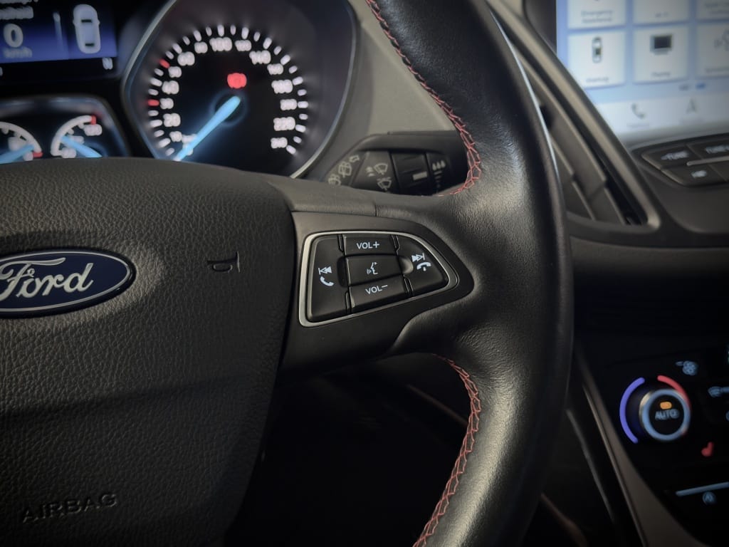 Ford Kuga — foto 46
