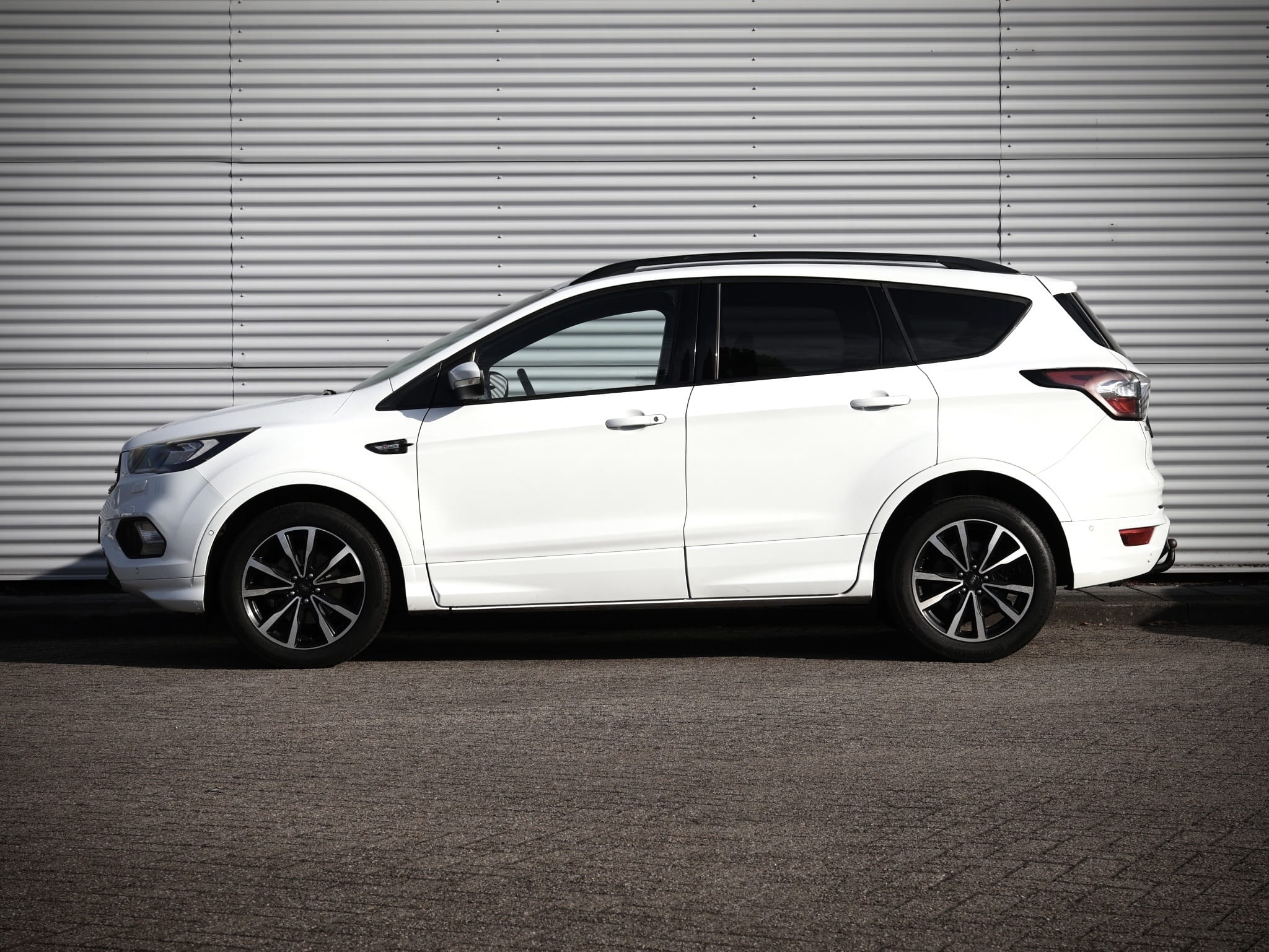 Ford Kuga — foto 8