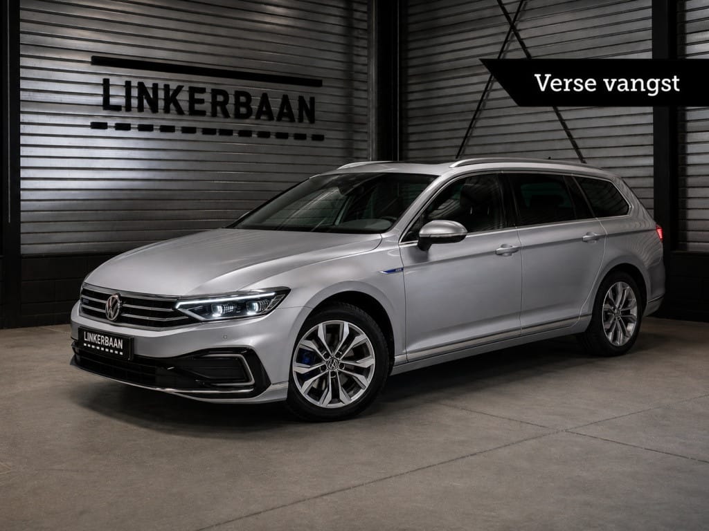 Volkswagen Passat — foto 1
