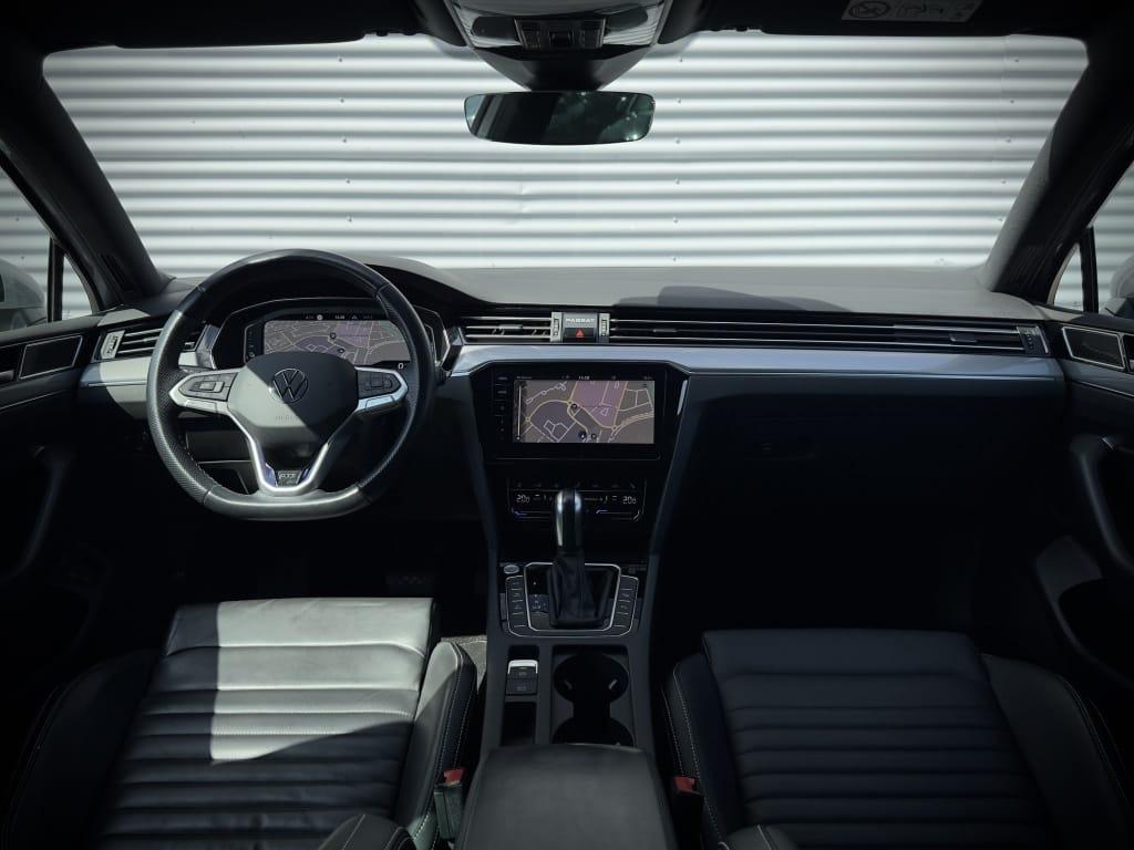 Volkswagen Passat — foto 17