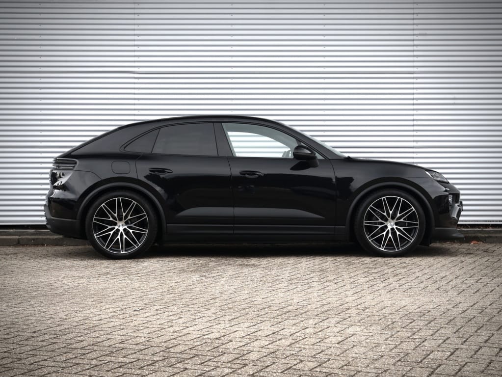 Porsche Macan — foto 17