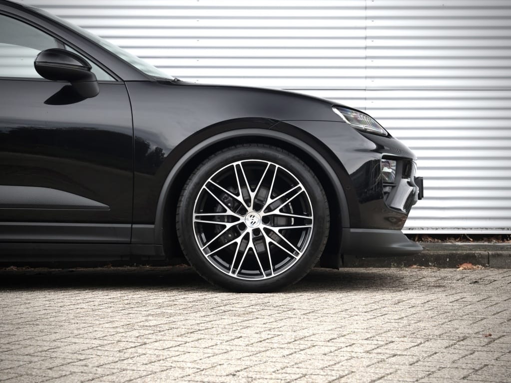 Porsche Macan — foto 18