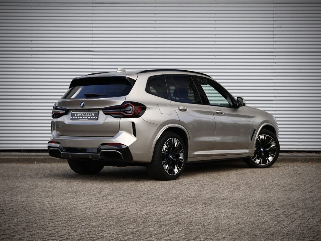 BMW iX3 — foto 4