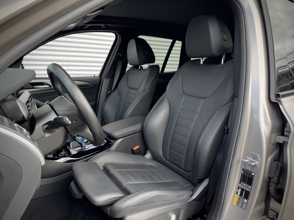 BMW iX3 — foto 7